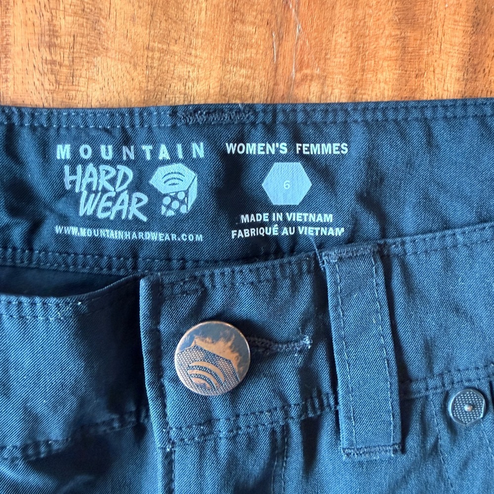 Mountain Hard Wear Women's Black Hiking Shorts Size 6 - Picture 4 of 6